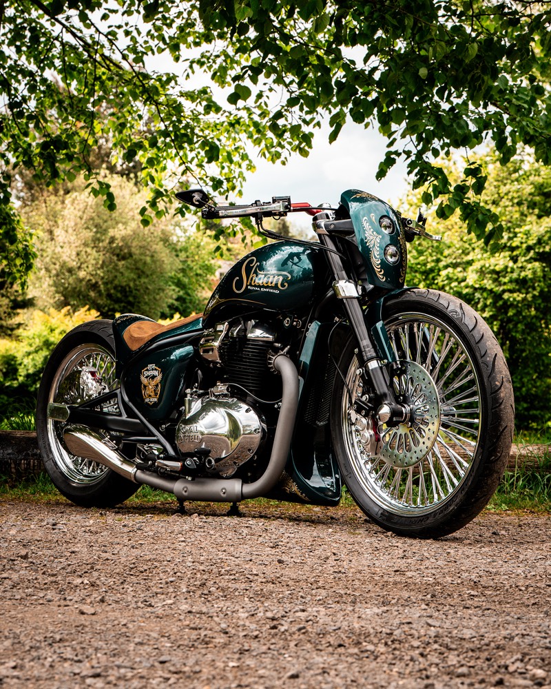 Royal Enfield Shotgun — クラシック佇まい