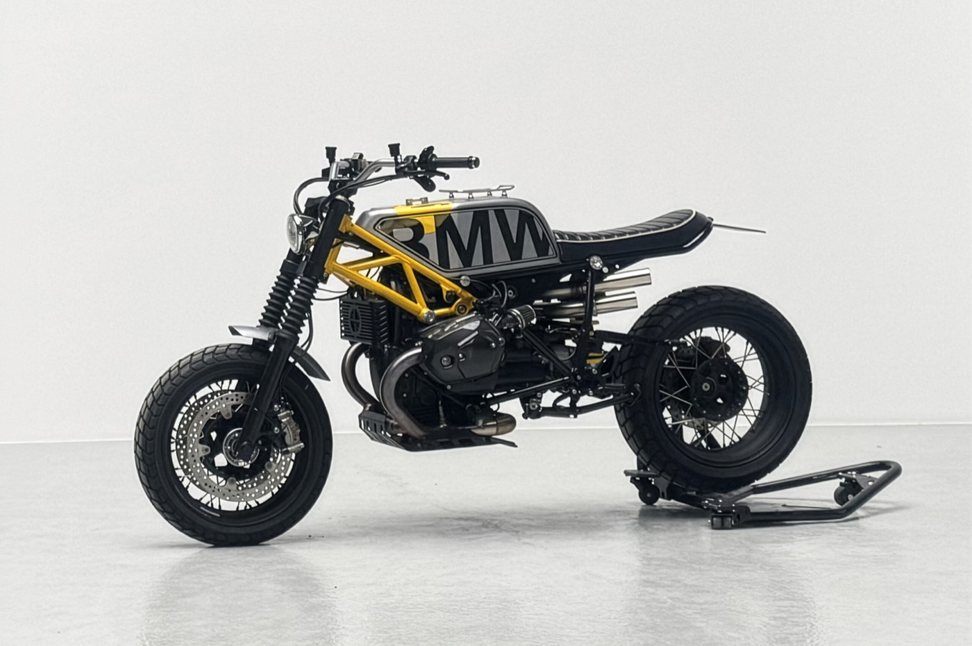 Motoranaz シグネチャーモデル — BMW R nineT